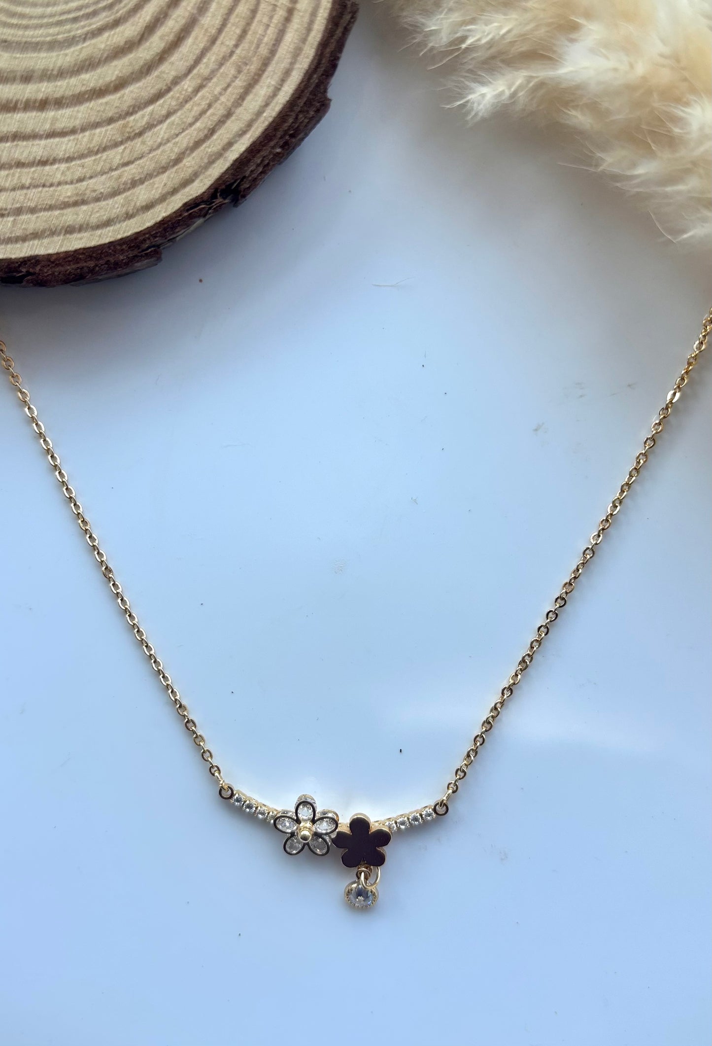 Anti tarnish gold plated flowers pendent