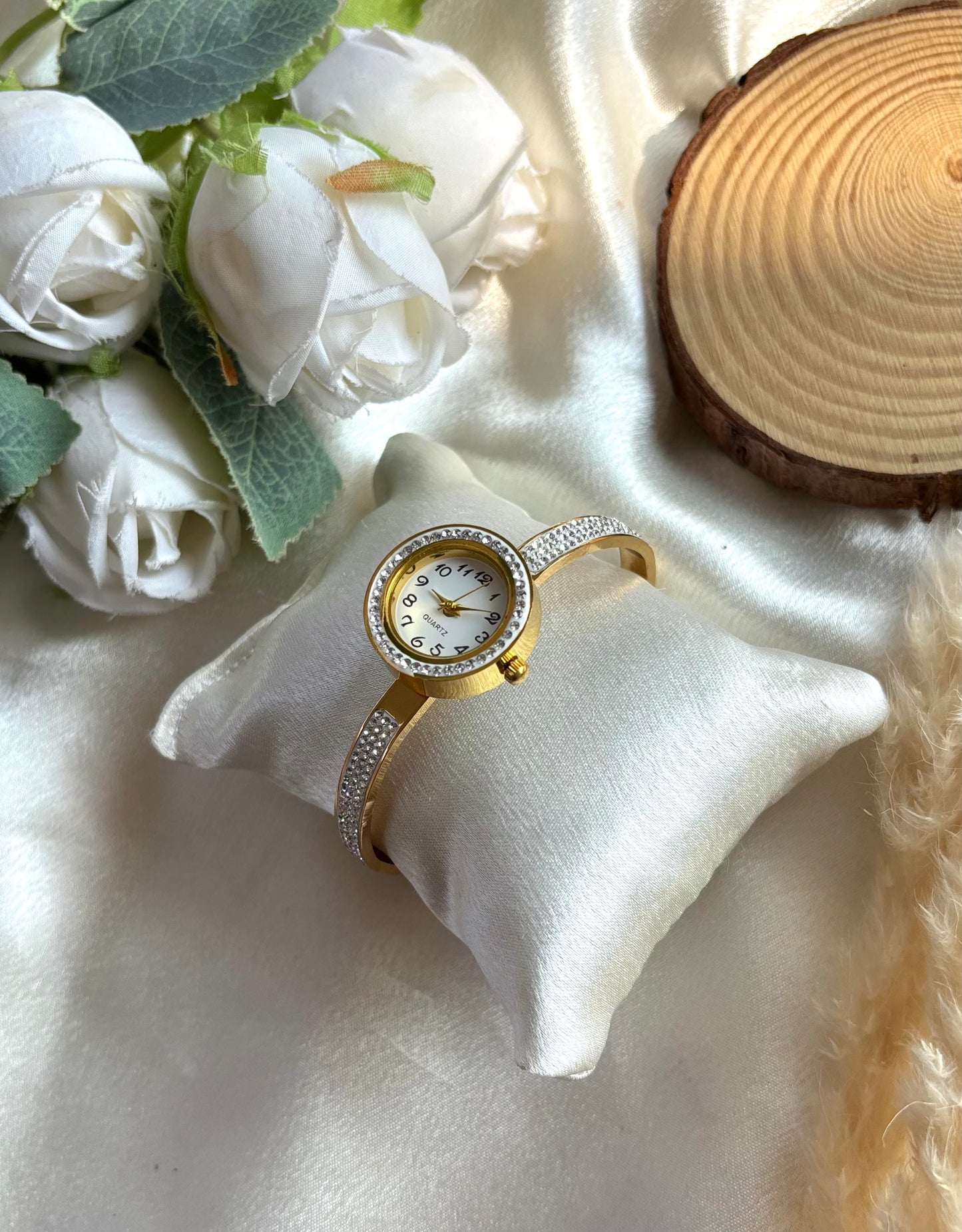 Stainless steel bangle watch openable