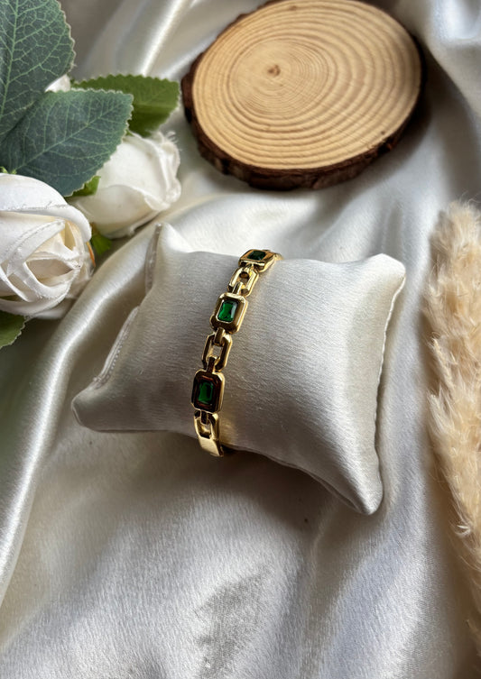 Anti tarnish gold plated bangle diameter 6cm