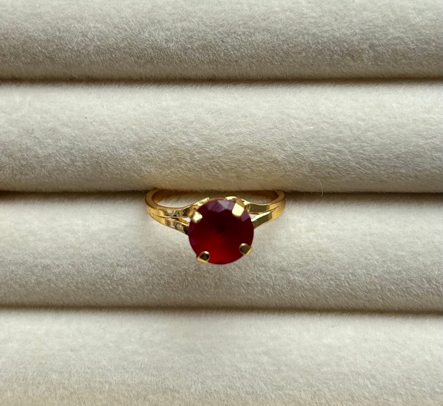 Repolishable ring red