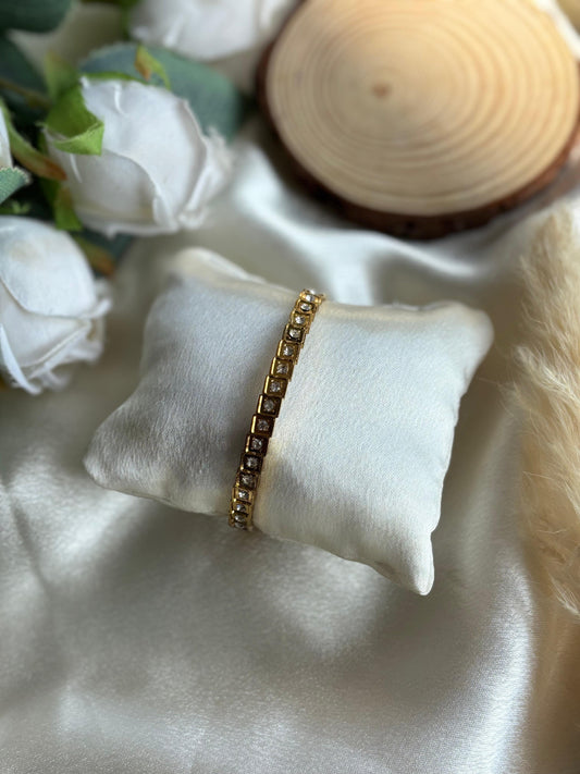 Anti tarnish gold plated bangle with cubic stone