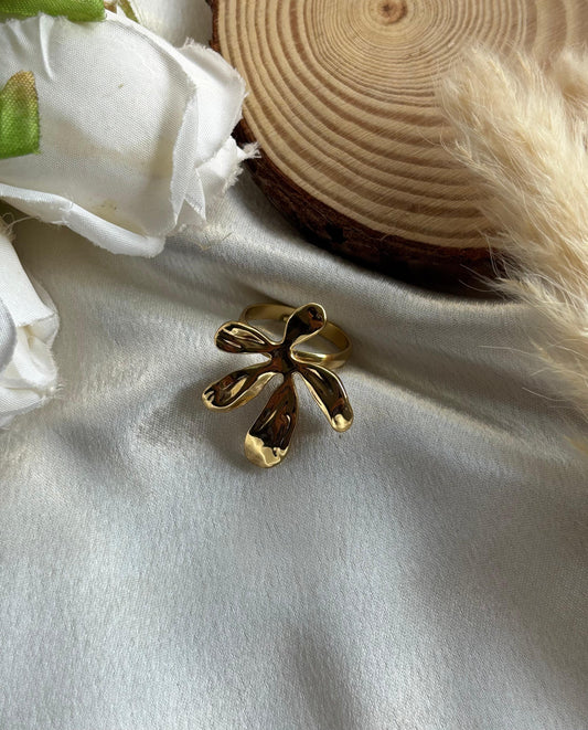 Anti tarnish flower ring