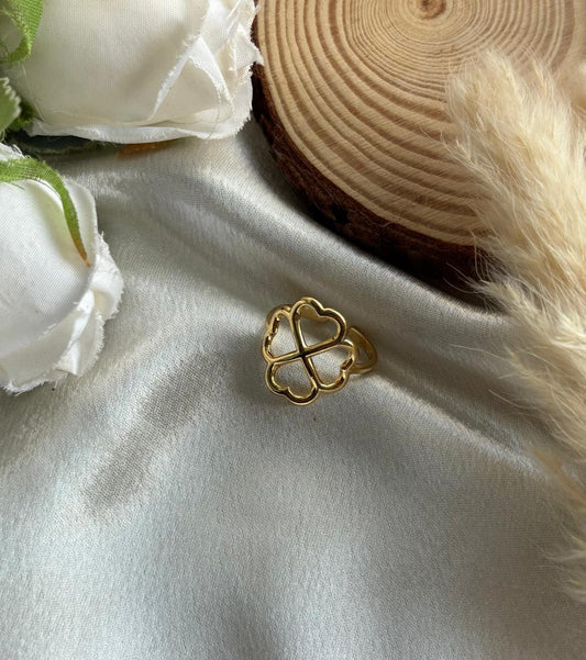 Anti tarnish clover ring