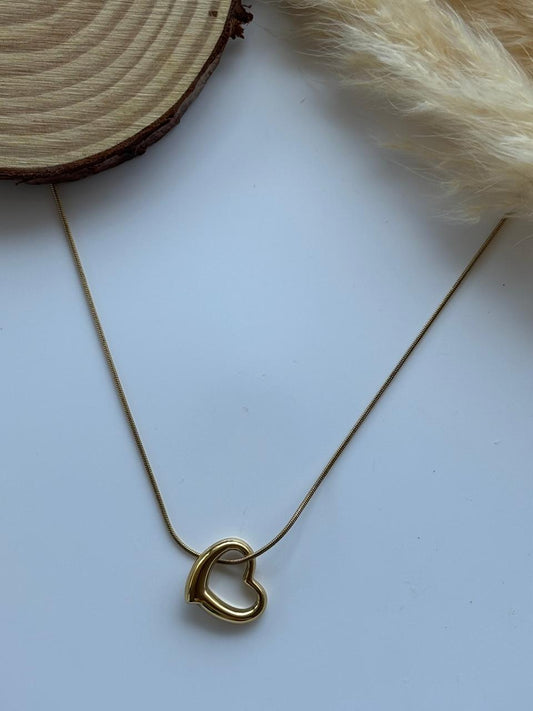 Anti tarnish gold plated open hearted pendent